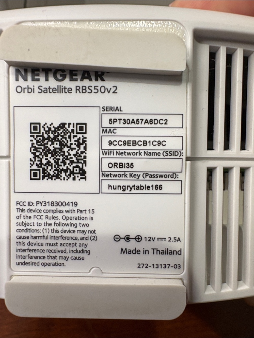 Orbi Mesh WiFi Router & Satellite Pair - RBS50v2 - Picture 4 of 5